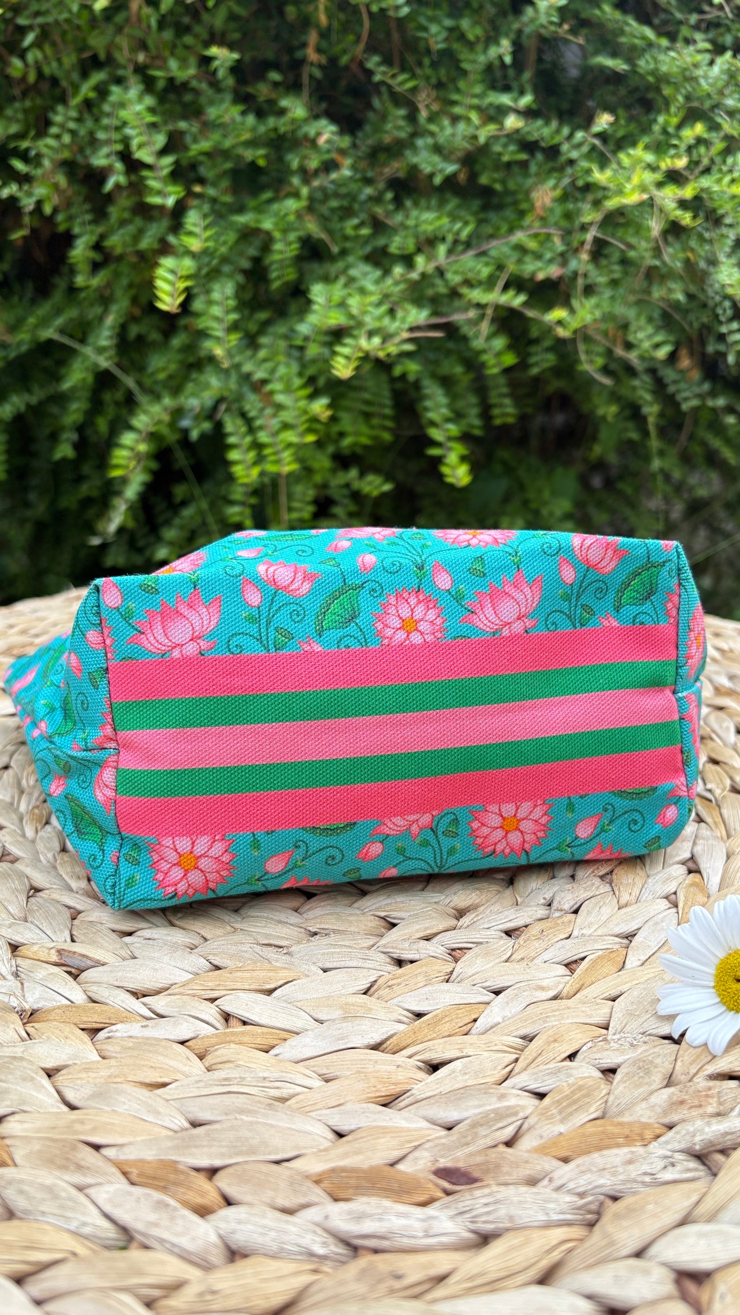 Customisable Lotus Makeup Bag with Name in Gold Shimmer