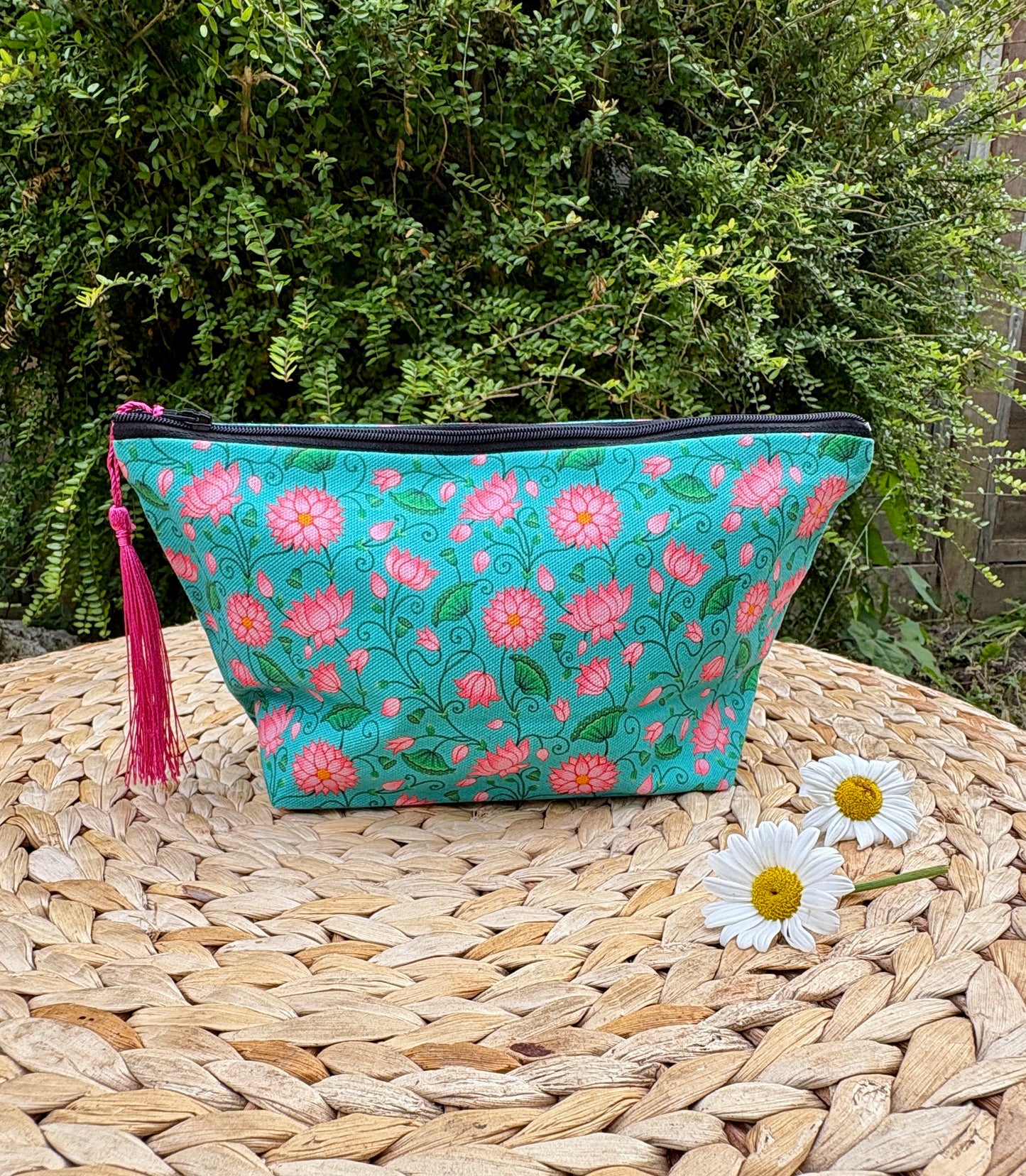 Customisable Lotus Makeup Bag with Name in Gold Shimmer